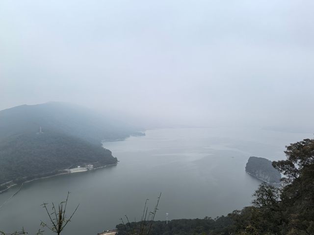 春來尋夢石竹山