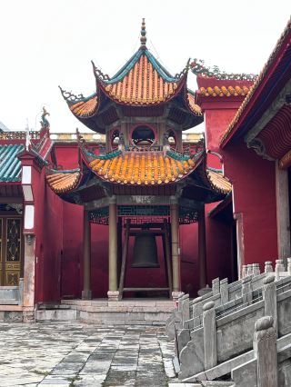 Discover the Lixian Confucian Temple and listen to the echoes of a thousand years of Confucianism.