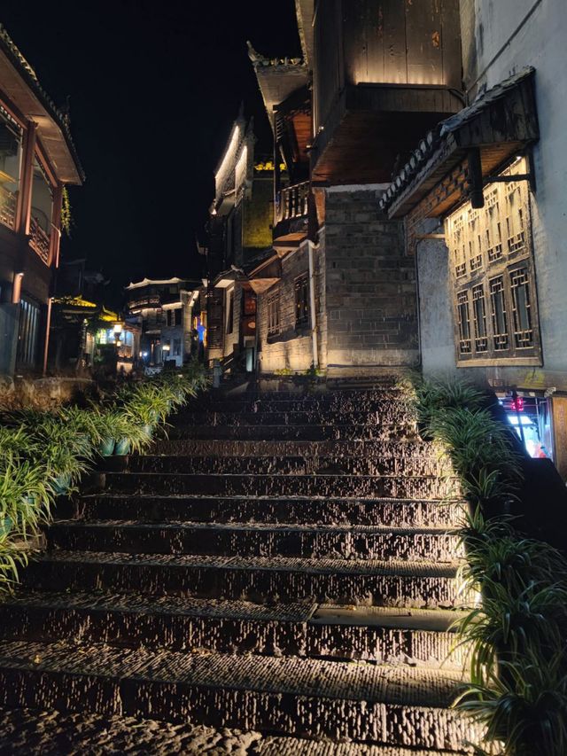 夜泊沱江，一盞燈火千年等