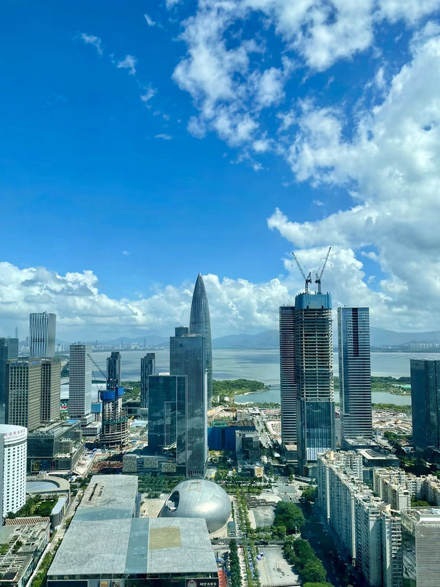 質感與景觀兼備：深圳中洲萬豪酒店的空中泳池