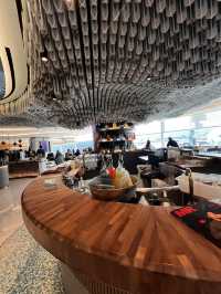 【香港機場Priority Pass Lounge大比拼！邊間抵食又好坐？】