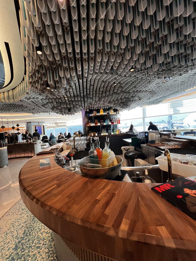 【香港機場Priority Pass Lounge大比拼！邊間抵食又好坐？】