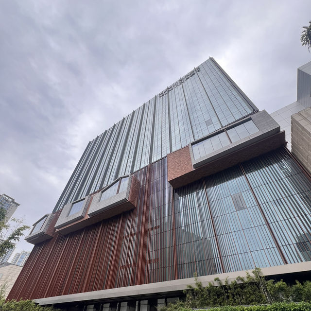Best Hotel in Chengdu: Luxurious 5-Star Traditional Chinese Style