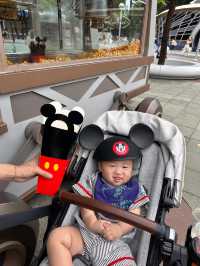 香港迪士尼真的對小月齡寶寶太友好啦！帶住娃來慶祝生日，全程開心到不想走～