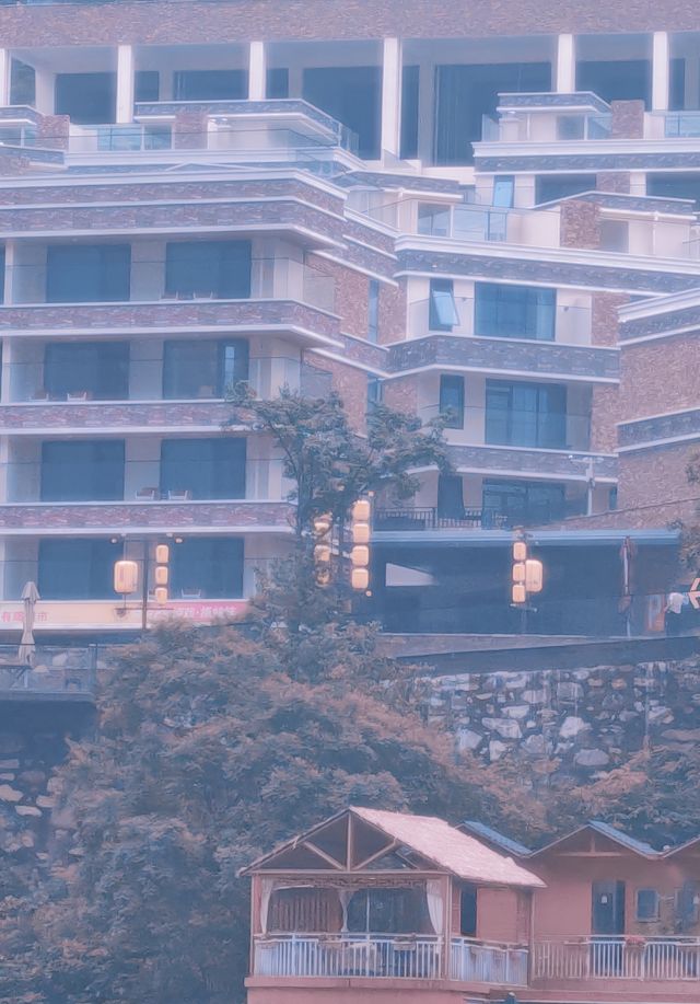 今個夏天，我被石板岩小鎮治癒咗