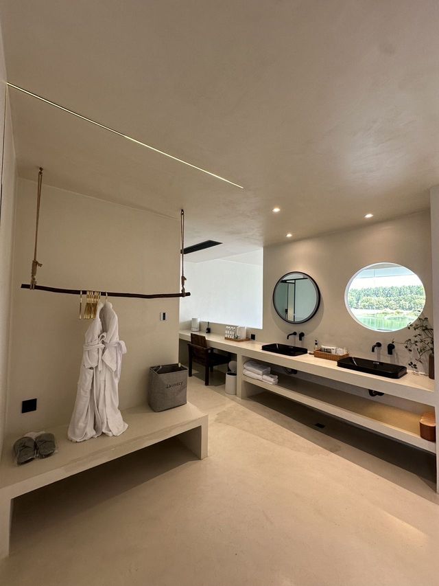 一睜眼就係日照金山嘅絕美民宿 一睜眼就係日照金山嘅絕美民宿