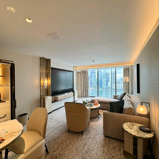 The hotel in Singapore was absolutely amazing! 😭