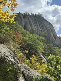 長白山紅石峯生態風景區紅楓染紅了峯頂