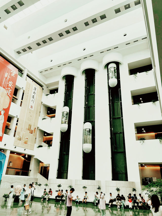 🏛 深圳博物館｜在城市脈絡裡追尋記憶的步伐