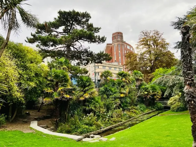 美麗又寧靜的伯恩茅斯下花園