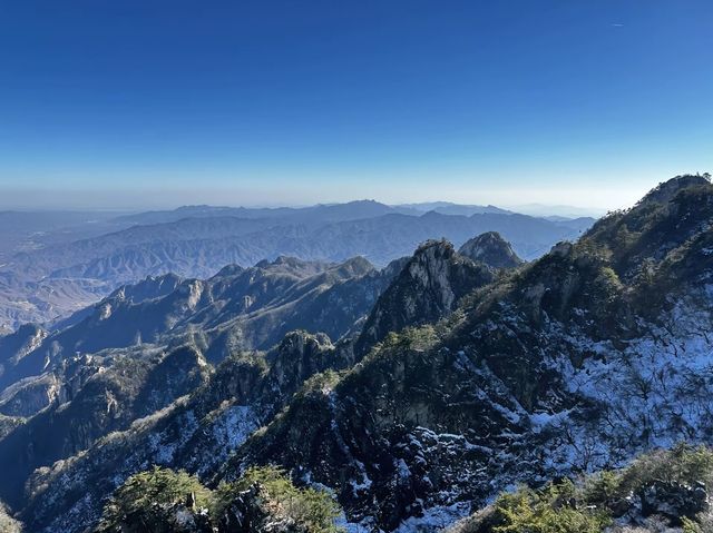 雲霧繚繞仙境堯山