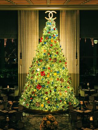 The Peninsula Shanghai's giant Christmas tree is in place