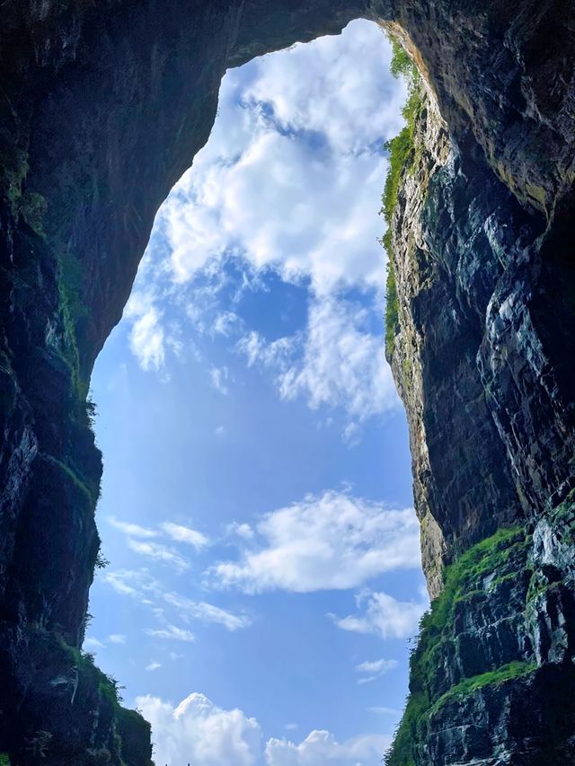 張家界 + 天門山 + 鳳凰古城 5 天 4 晚私人定製小包團（4-7 人）全程純玩無自費無購物 詳細行程與報價（不含餐）