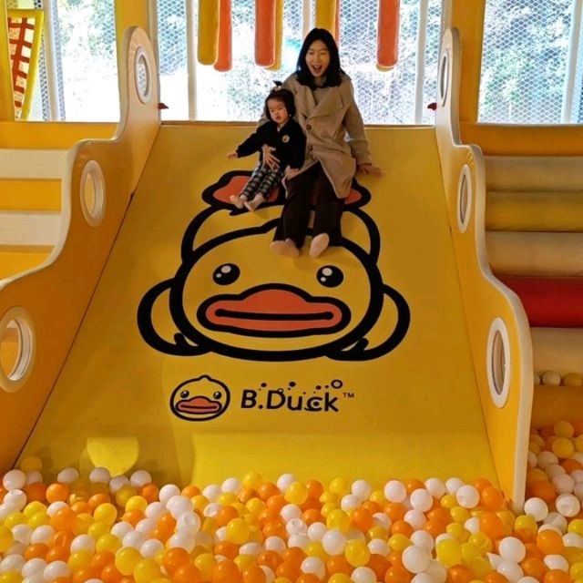 Yangshuo, lying in a landscape painting ✨