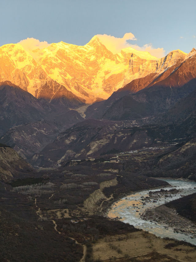 南迦巴瓦峰日照金山 南迦巴瓦峰日照金山