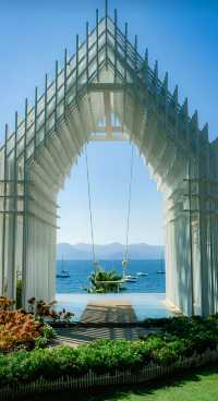 冬日暖陽下的撫仙湖,絕對是雲南最治癒的藍色秘境!這次的昆明-撫仙湖之旅完美避開了人擠人的景點,躺在湖