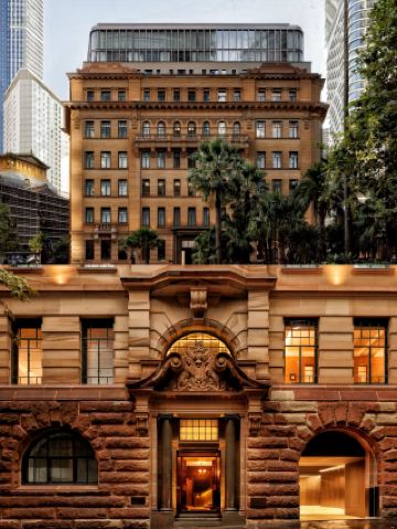 시드니 카펠라 호텔, 백년 건축 속의 현대 시편