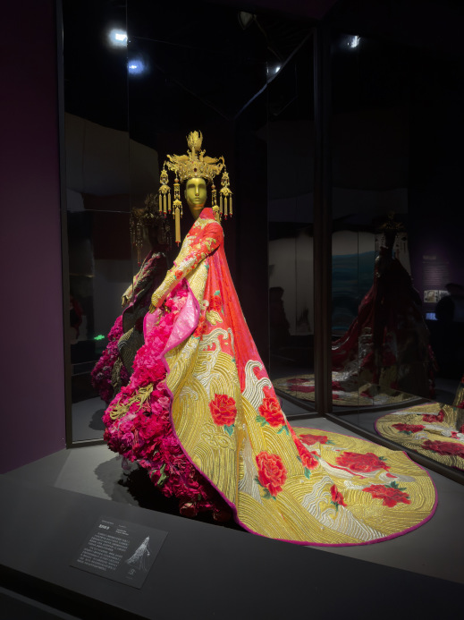 金糸特別展｜一筋の金糸が織りなす東西文明の経緯 | Trip.com 成都