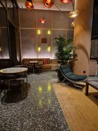 Quirky Theme with Excellent Service but Minor Flaws
