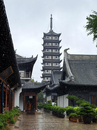 Shanghai's Hidden Ancient Temple in the Bustling City: The 700-Year-Old Zhenru Temple is So Healing