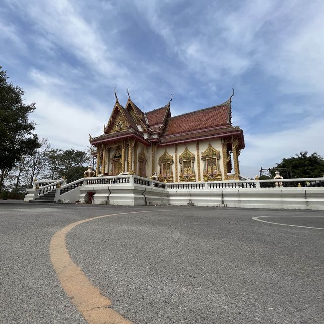 Wat Tham Nam: A Cultural Haven