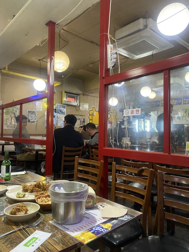 🇰🇷韓国 / ソウル 本当は誰にも教えたくない🤫ここでしか食べられないフライドチキン🍗🍻