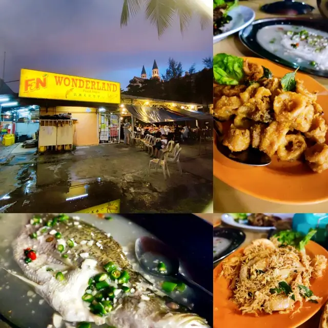 Yummy Seafood at Wonderland Food Store 