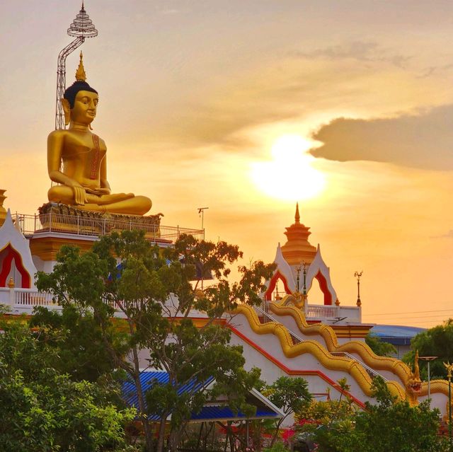 วัดงามเมืองแปดริ้ว