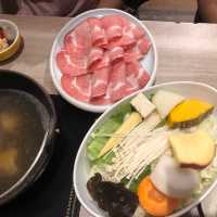高貴不貴的書香味火鍋：雞湯大叔信義誠品店