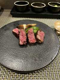 치열한 웨이팅 끝에 즐길 수 있는 이속우화 한우오마카세