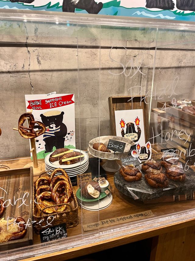 쪽파 베이글 파는 청계천 카페, 번트서울🥨