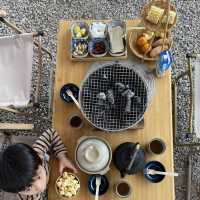 有乜好過chill住同朋友吹水bbq，啲細路就喺前面玩 