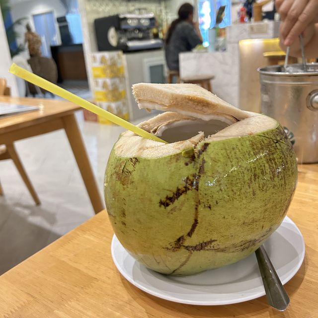 Tawaen beach restaurant ร้านสุดชิล บนเกาะล้าน