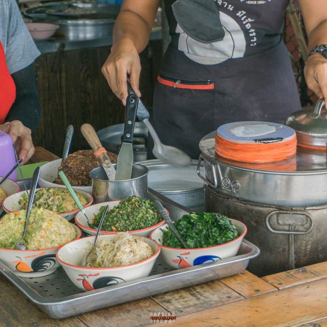 ก๋วยเตี๋ยวปากหม้อเจ้าดังใกล้กับวัดหลวงพ่อโสธร