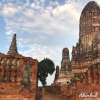 เดินชมความงามวัดไชยวัฒนาราม