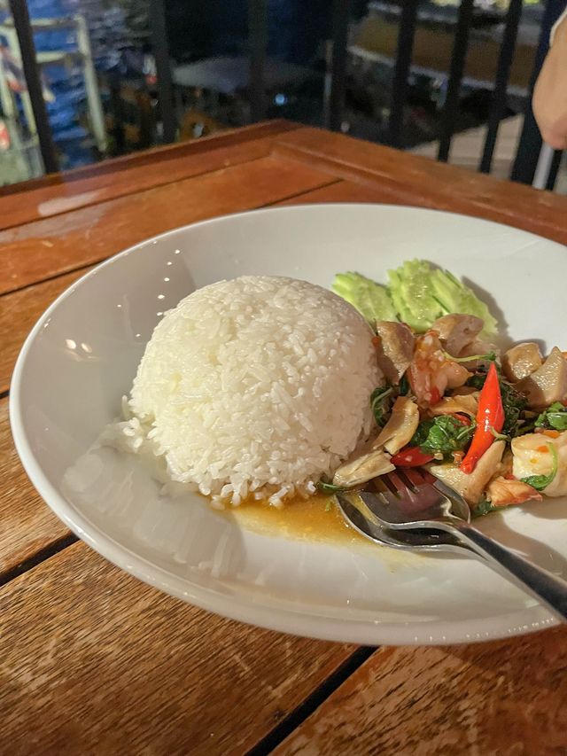 【タイ】バンコクのプーパッポンカレーの名店！サヴォイシーフード行ってきた