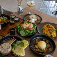 เที่ยวพัทยา ต้องเลี้ยว คาเฟ่เปิดใหม่😋 ORB Café and Meal