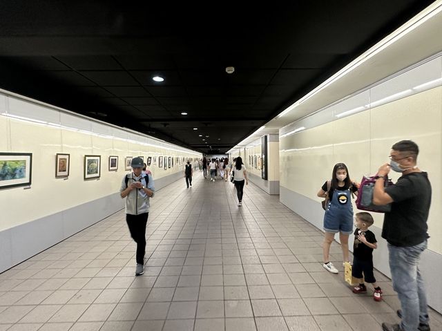 🚇 中山地下街：購物天堂、美食集散地！🛍️🌮