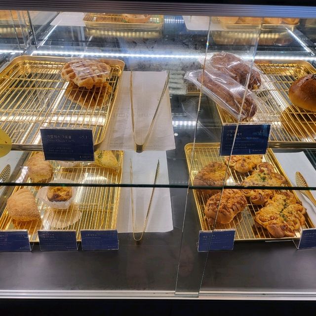 일산 미관광장 24시 카페 , 디저트가 맛있는 ' 하이테이블 ' ☕️ 