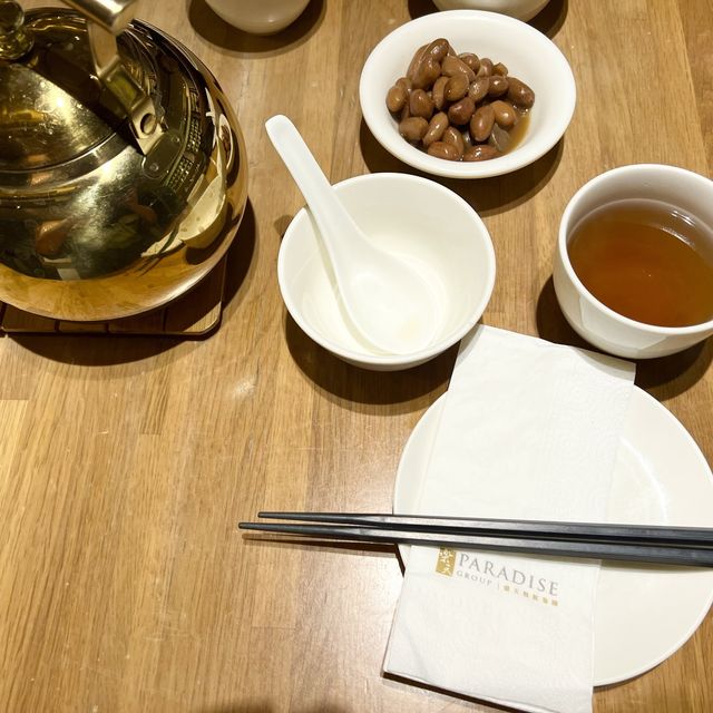 雅蘭中心樂天皇朝：特色皇朝小籠包，成都口水雞
