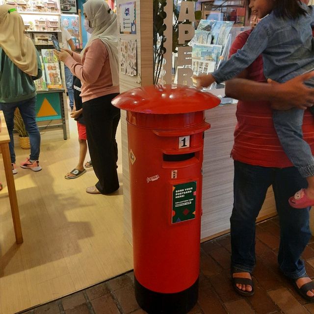 Paper Adventures, unique souvenirs 
