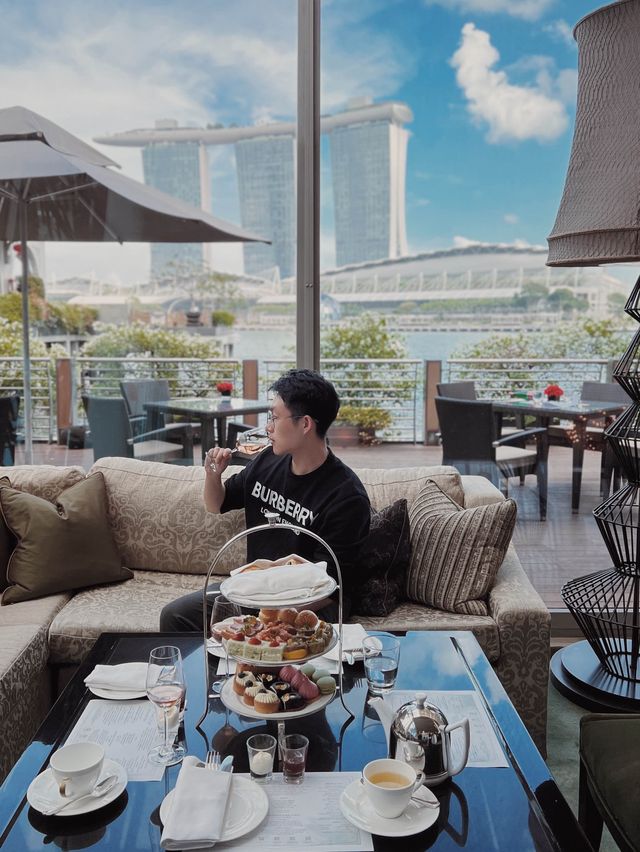 🇸🇬 | Sea view Afternoon tea at Fullerton