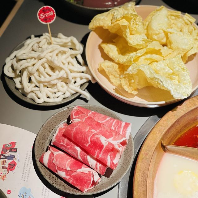 麻辣火鍋的美味🌶️「方叔叔重慶老火鍋」