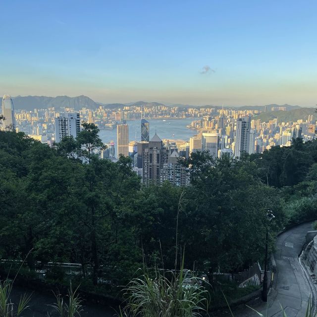 Victoria peak showcasing dazzling HK Victoria peak showcasing dazzling HK