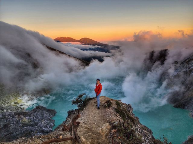 ‘Kawa Ijen’-the world's largest acidic volcano