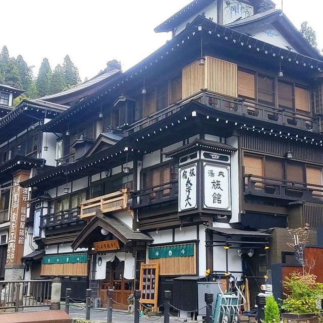 Ginzan Onsen exploring ♨️😘