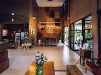 Brown House Hotel by Blu Monkey🌷🌷