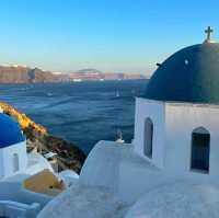 THE ROMANTIC ISLAND OF SANTORINI!