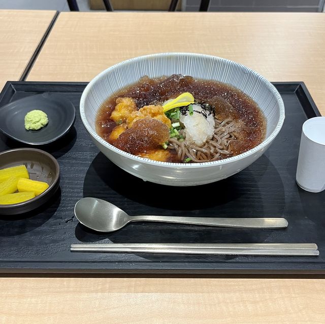 【韓国・仁川国際空港】韓国式蕎麦メルミグクスが味わえる「SonSooKimbap／손수반상」