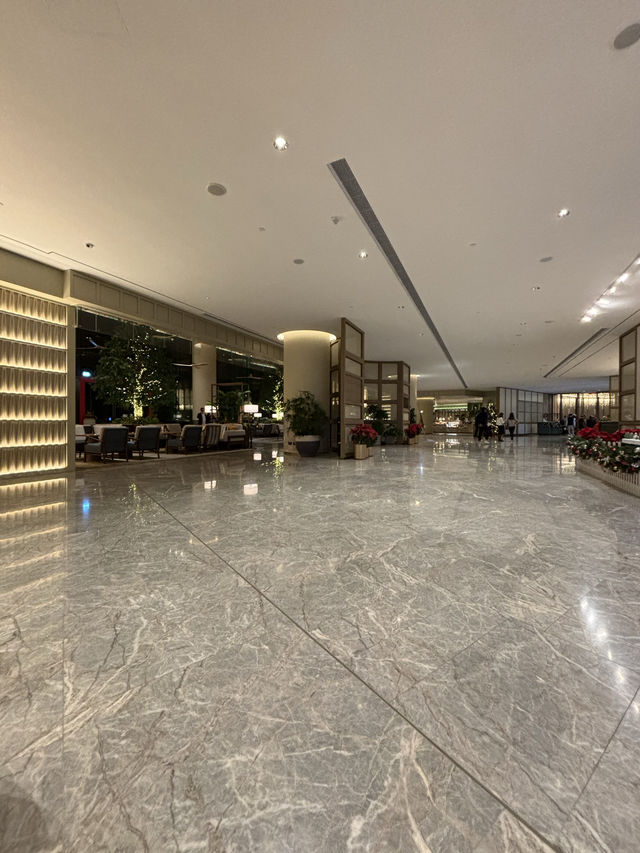 「香港富麗敦海洋公園酒店：聖誕節氣氛🎄適合渡假家庭」